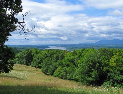 View_of_Hudson_and_Catskills_from_Olana