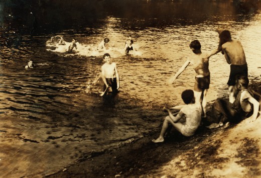 Lewis Hine, "The Swimming Hole," 1916