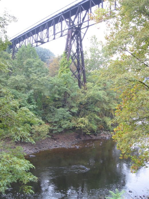 Rosendale_trestle_and_Rondout_Creek_from_New_York_State_Route_213