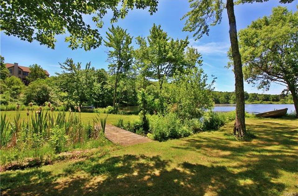 Dutchess County NY Lakefront House For Sale
