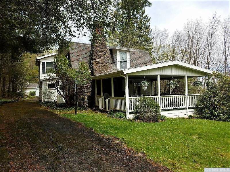 Windham Mountain Cottage For Sale